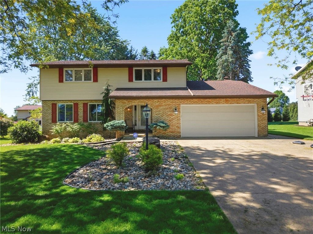 2230 Vixen Street NW, North Canton, OH 44720