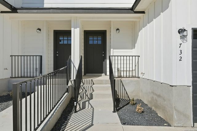 736 Abigail Alley, San Antonio, TX 78253