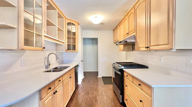 8308 Roan LN, Austin, TX 78736