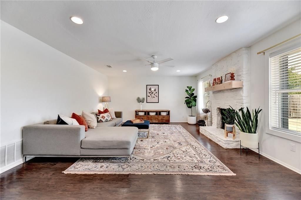 8308 Roan LN, Austin, TX 78736