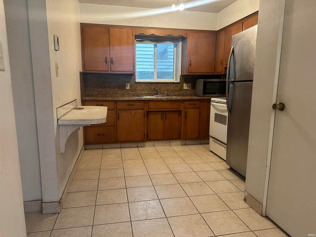 3217 S Harrison Street, Fort Wayne, IN 46807