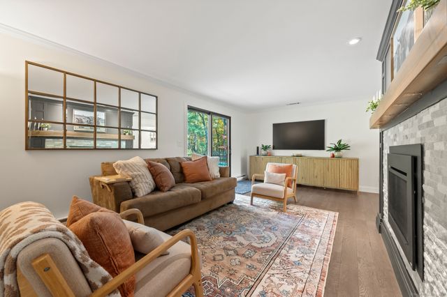 366 Woodhaven Road, Glastonbury, CT 06033