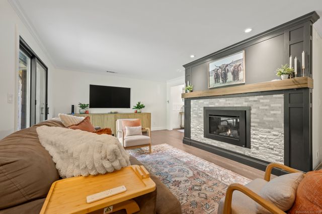 366 Woodhaven Road, Glastonbury, CT 06033