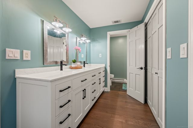 366 Woodhaven Road, Glastonbury, CT 06033