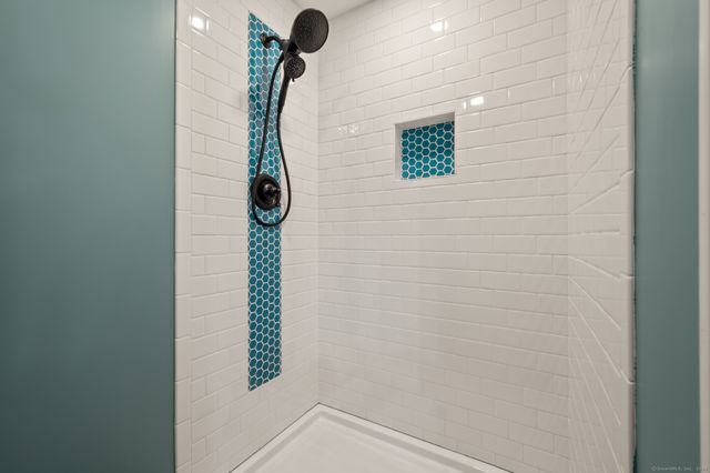 366 Woodhaven Road, Glastonbury, CT 06033