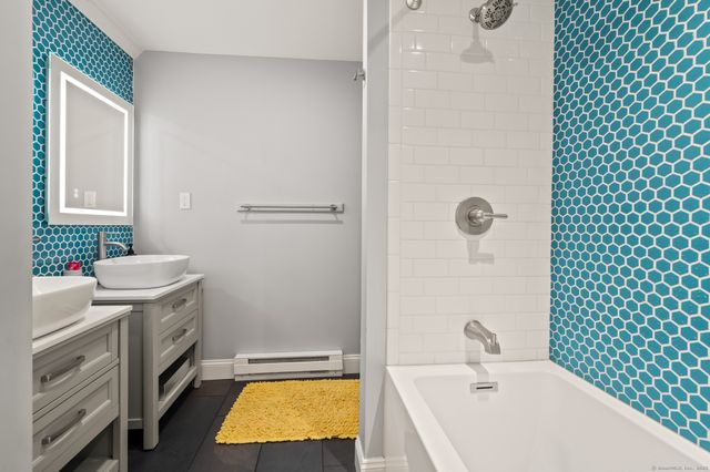 366 Woodhaven Road, Glastonbury, CT 06033