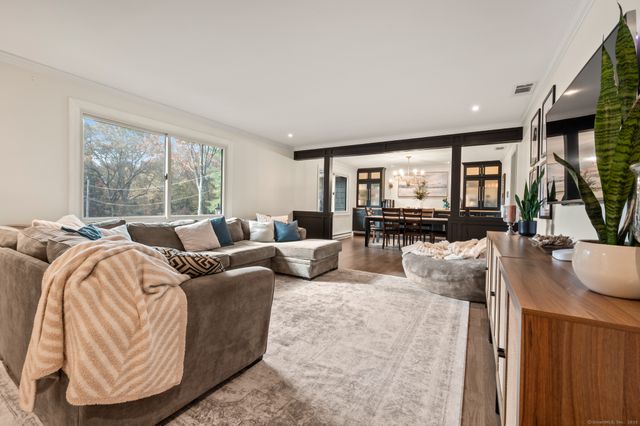 366 Woodhaven Road, Glastonbury, CT 06033