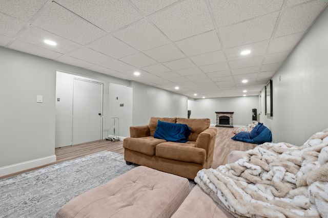 366 Woodhaven Road, Glastonbury, CT 06033