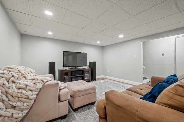 366 Woodhaven Road, Glastonbury, CT 06033