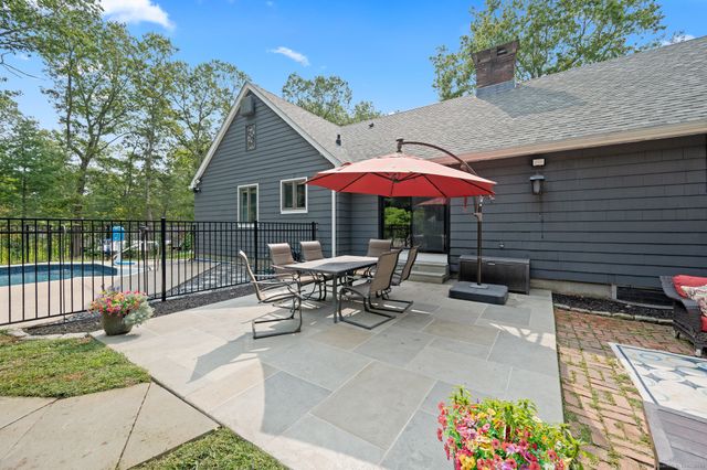 366 Woodhaven Road, Glastonbury, CT 06033