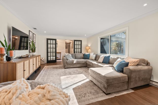 366 Woodhaven Road, Glastonbury, CT 06033