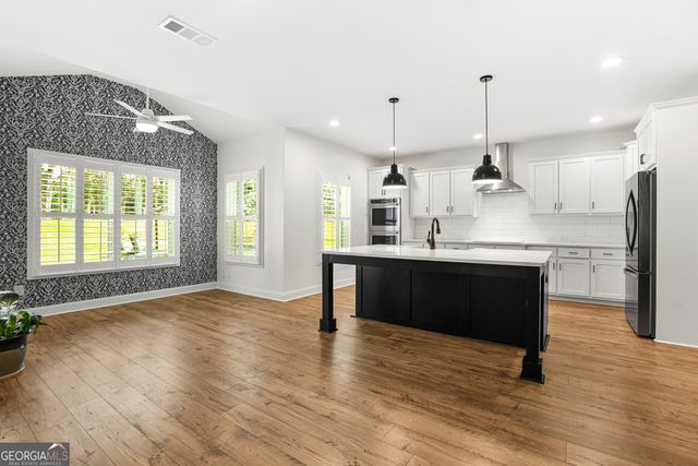 695 Dead Oak Road, Senoia, GA 30276