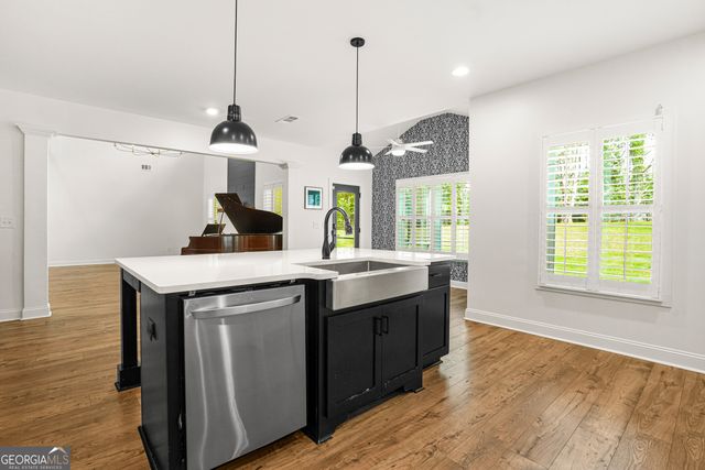 695 Dead Oak Road, Senoia, GA 30276