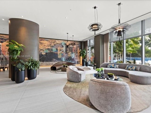 460 NE 28th St 2203, Miami, FL 33137