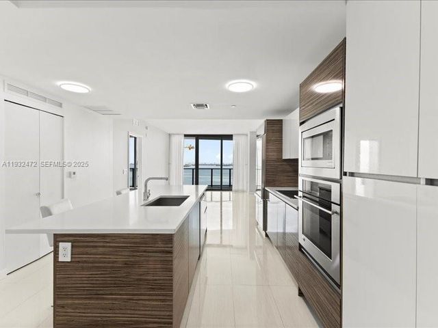 460 NE 28th St 2203, Miami, FL 33137