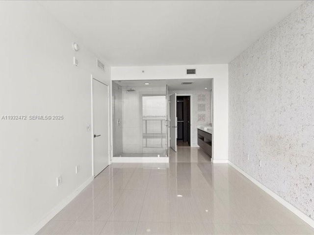 460 NE 28th St 2203, Miami, FL 33137