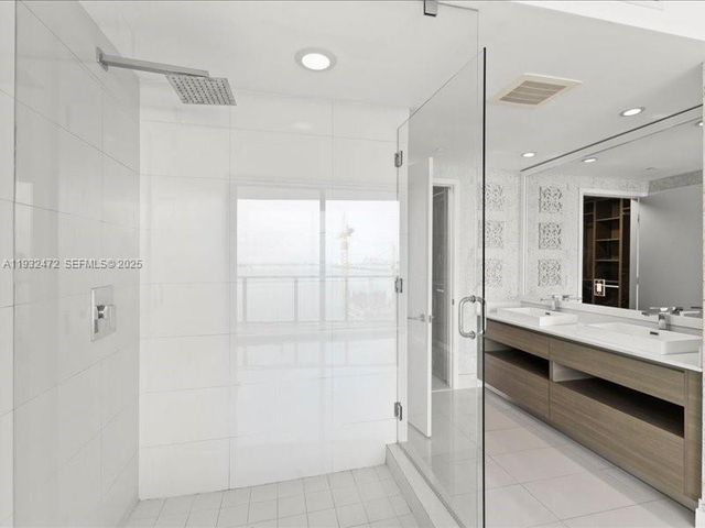 460 NE 28th St 2203, Miami, FL 33137