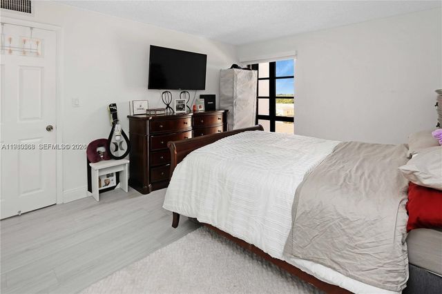 14203 SW 66th St 503, Miami, FL 33183