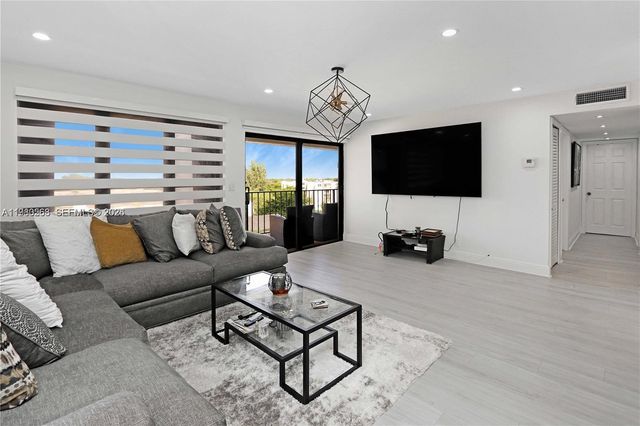 14203 SW 66th St 503, Miami, FL 33183