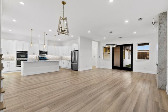 2703 Stonecrest Drive, Sherman, TX 75092