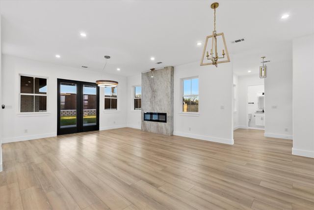 2703 Stonecrest Drive, Sherman, TX 75092