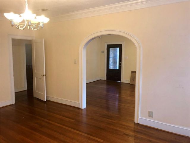 2701 Barbee Street, Houston, TX 77004