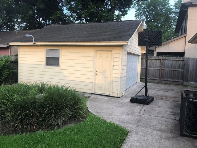 2701 Barbee Street, Houston, TX 77004