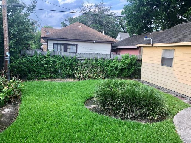 2701 Barbee Street, Houston, TX 77004