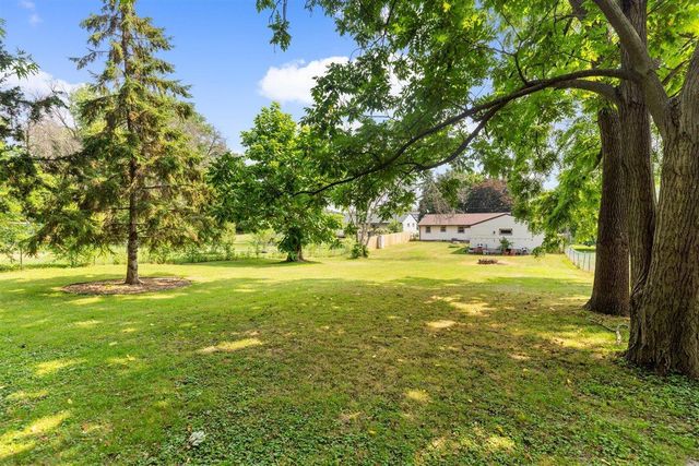 1733 White Bear Avenue N, Maplewood, MN 55109