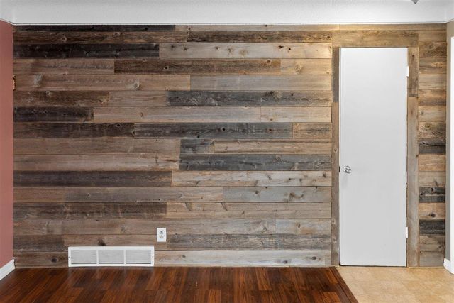 1733 White Bear Avenue N, Maplewood, MN 55109