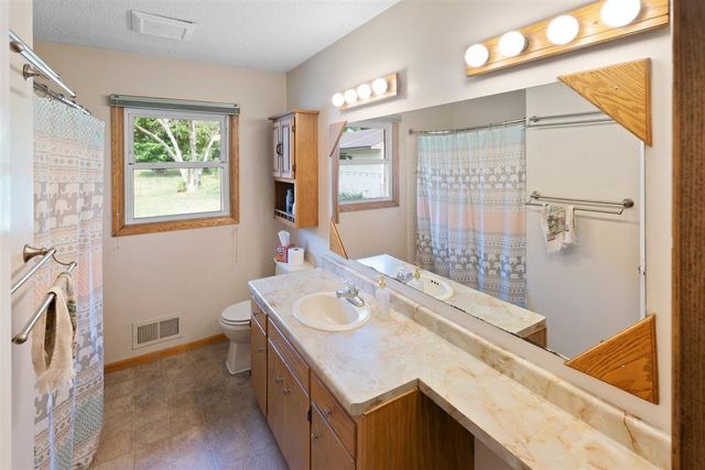 1733 White Bear Avenue N, Maplewood, MN 55109