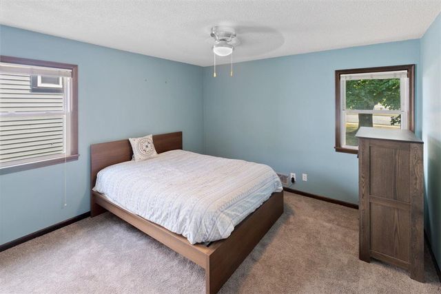 1733 White Bear Avenue N, Maplewood, MN 55109