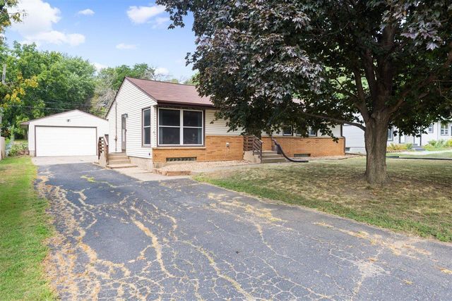 1733 White Bear Avenue N, Maplewood, MN 55109