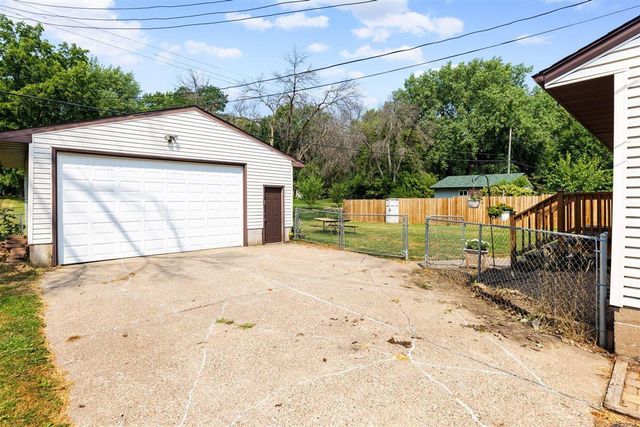 1733 White Bear Avenue N, Maplewood, MN 55109