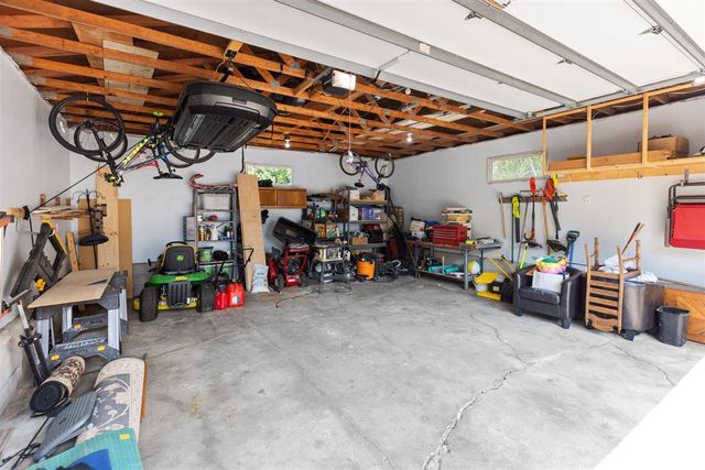 1733 White Bear Avenue N, Maplewood, MN 55109