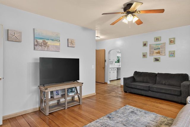 1126 W 6th Avenue, Oshkosh, WI 54902