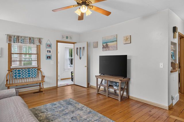 1126 W 6th Avenue, Oshkosh, WI 54902