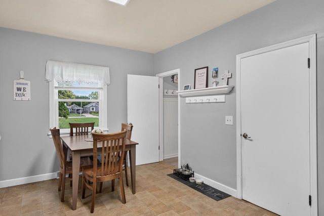 1126 W 6th Avenue, Oshkosh, WI 54902