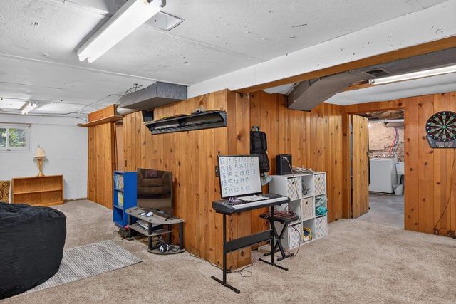 1126 W 6th Avenue, Oshkosh, WI 54902