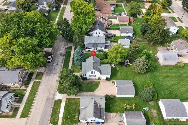 1126 W 6th Avenue, Oshkosh, WI 54902