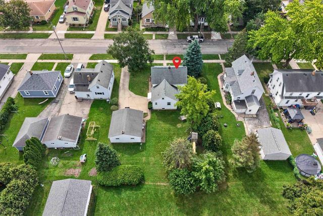 1126 W 6th Avenue, Oshkosh, WI 54902