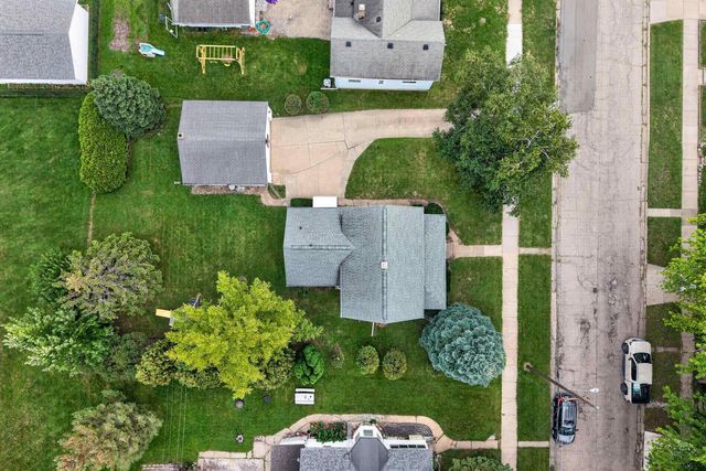 1126 W 6th Avenue, Oshkosh, WI 54902
