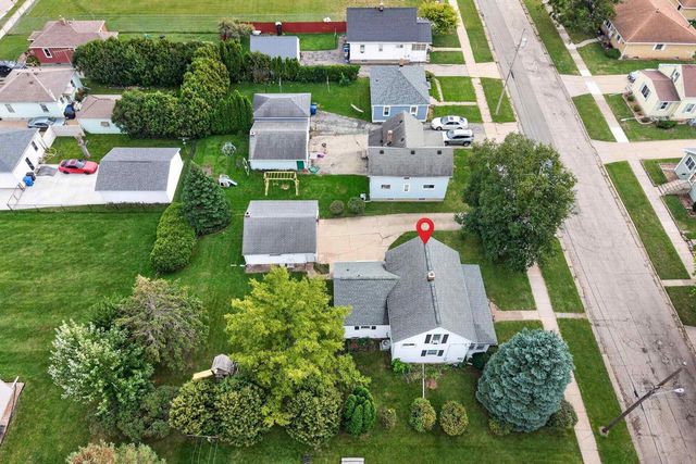 1126 W 6th Avenue, Oshkosh, WI 54902