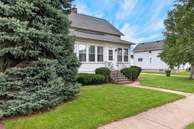 1126 W 6th Avenue, Oshkosh, WI 54902
