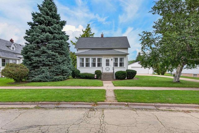 1126 W 6th Avenue, Oshkosh, WI 54902