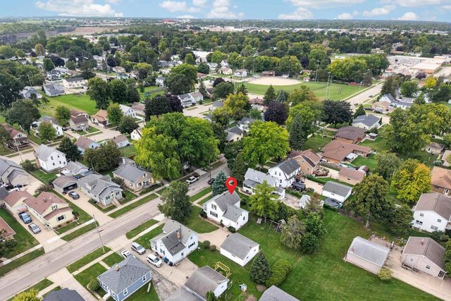 1126 W 6th Avenue, Oshkosh, WI 54902