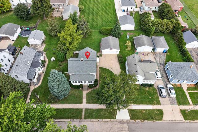 1126 W 6th Avenue, Oshkosh, WI 54902