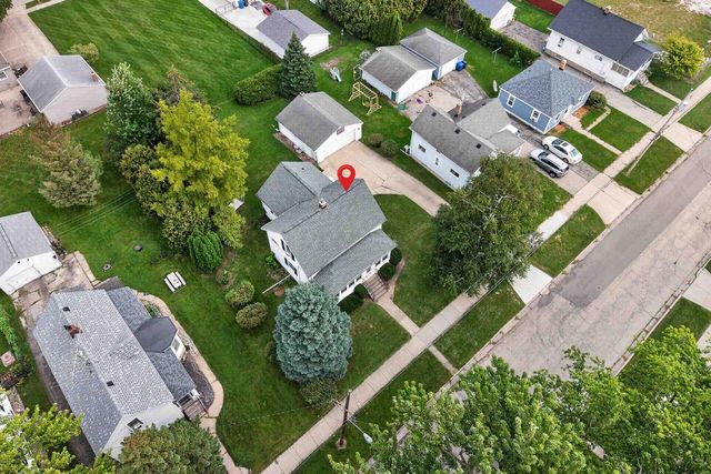 1126 W 6th Avenue, Oshkosh, WI 54902