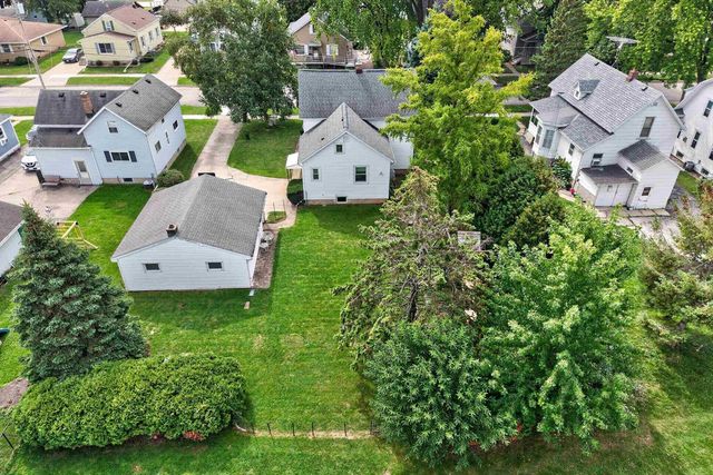 1126 W 6th Avenue, Oshkosh, WI 54902
