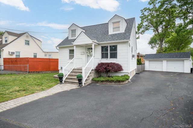 675 Little East Neck Road, West Babylon, NY 11704